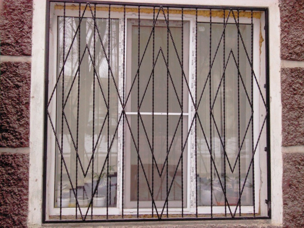 Сварные решетки на окна от компании  АСД